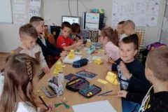 img-c2f7e363ae6f03b201e86bd6bc97a061-v