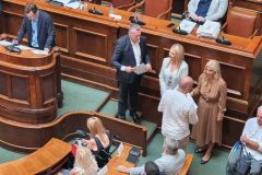 IMG-15ea5f4d0c2f6cd90f6e9cd499dba97d-V