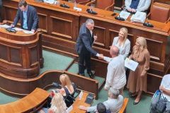 IMG-2eb83b12a6ab705329f9f6ff0c0a00cc-V